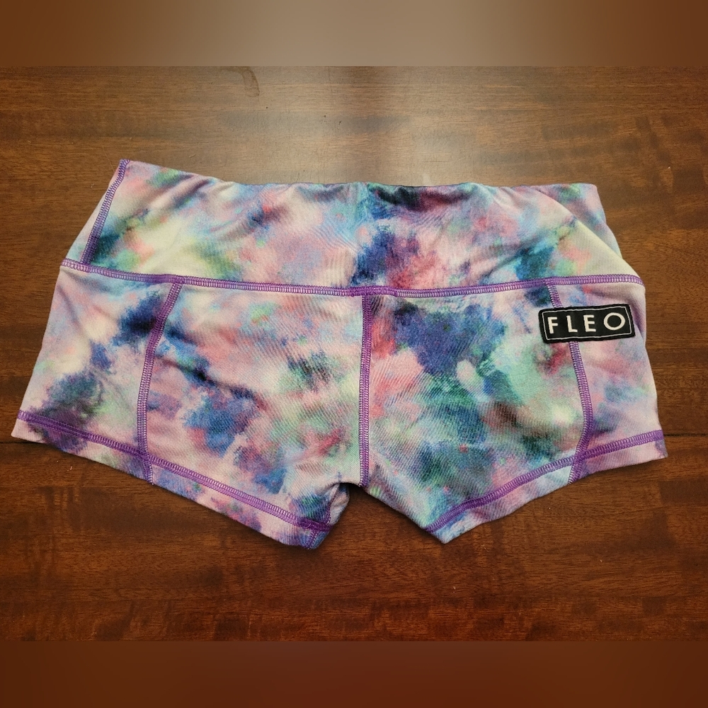 🌟 LRC Shorts 🌟 - Picture 2 of 3